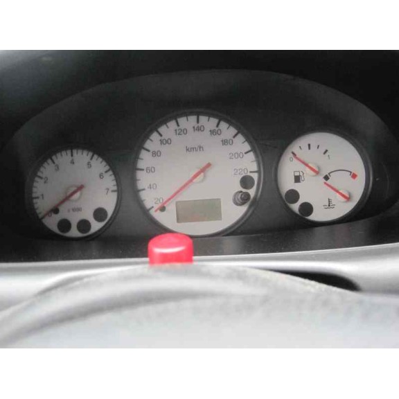 ford fiesta berlina (dx) del año 2001