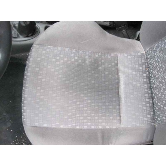 ford fiesta berlina (dx) del año 2001