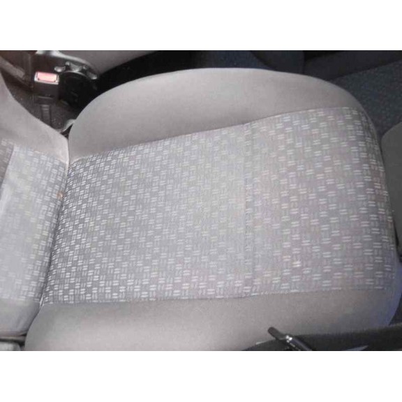 ford fiesta berlina (dx) del año 2001