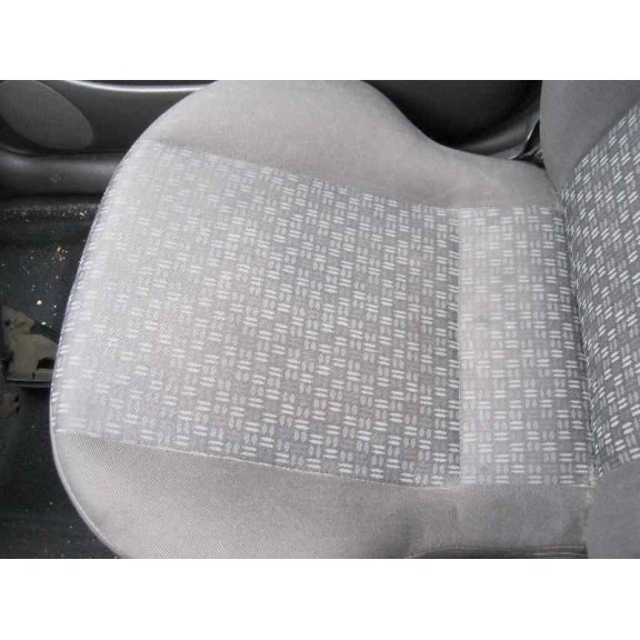 ford fiesta berlina (dx) del año 2001