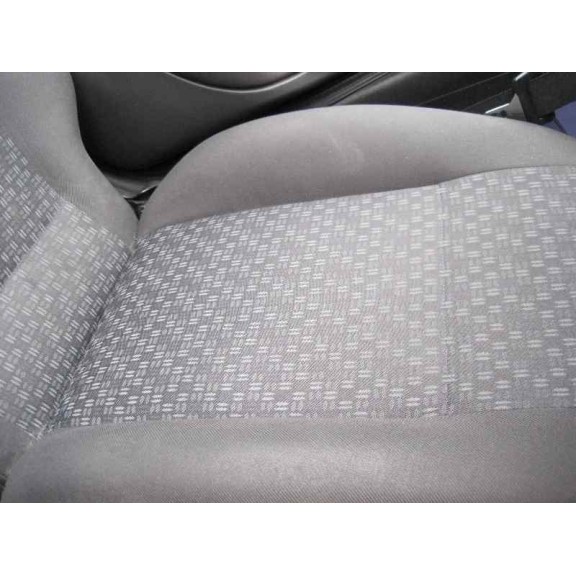 ford fiesta berlina (dx) del año 2001