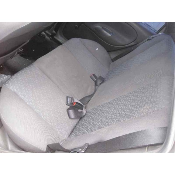 ford fiesta berlina (dx) del año 2001