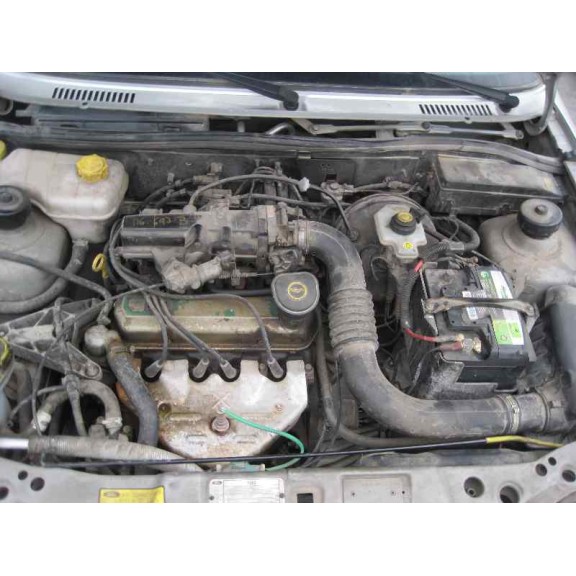 ford fiesta berlina (dx) del año 2001