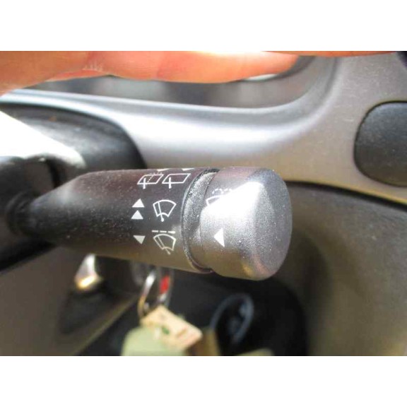 ford fiesta berlina (dx) del año 2001