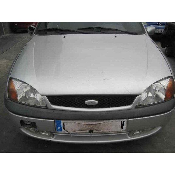 ford fiesta berlina (dx) del año 2001