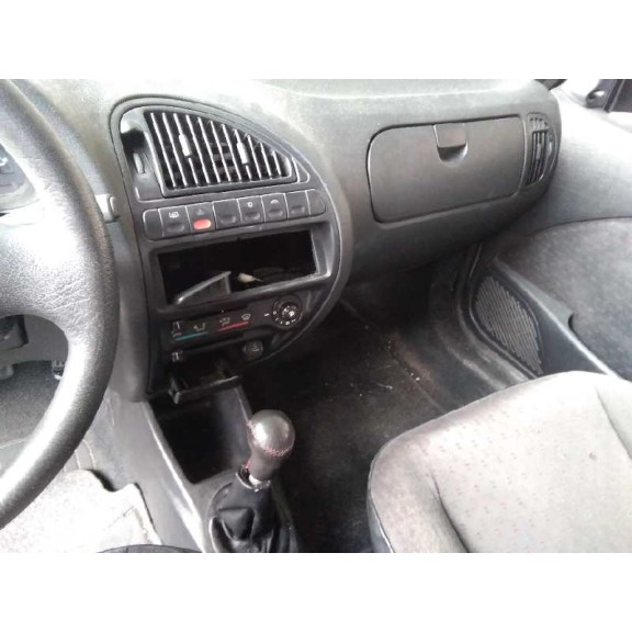 citroën saxo del año 2000