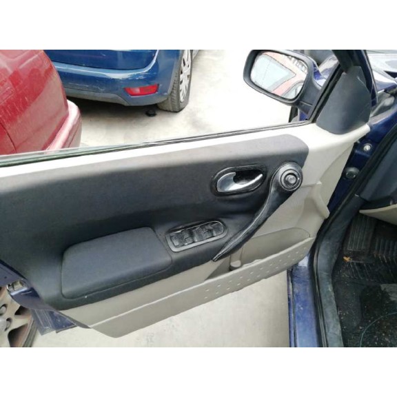 renault megane ii classic berlina del año 2004