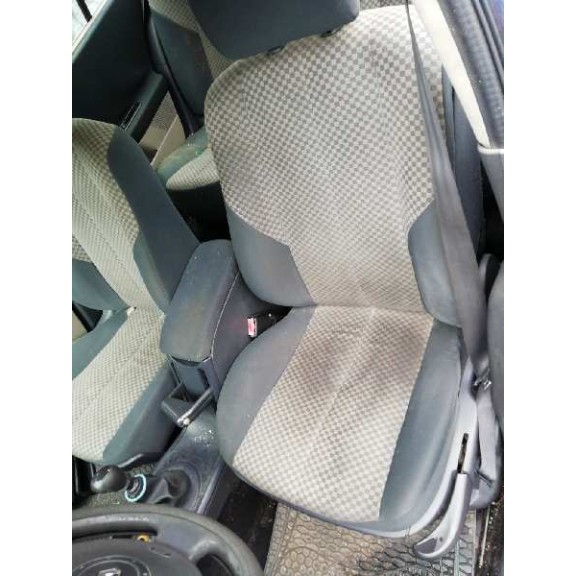 renault megane ii classic berlina del año 2004