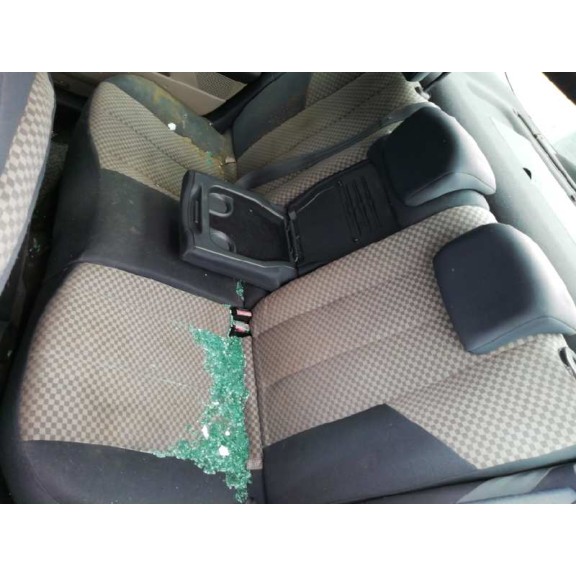 renault megane ii classic berlina del año 2004