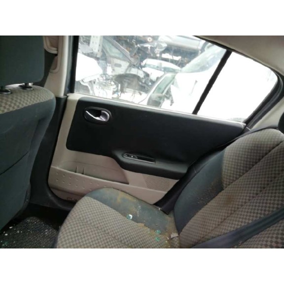 renault megane ii classic berlina del año 2004