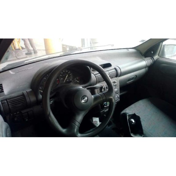 opel corsa b del año 1996