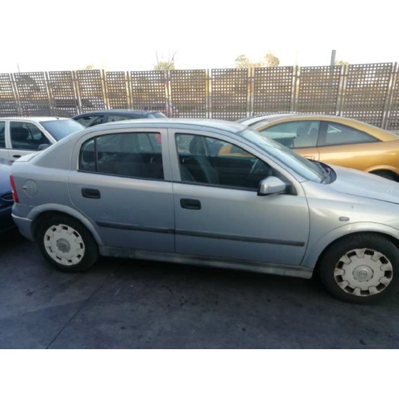 opel astra g berlina del año 2002