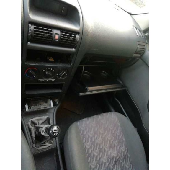 opel astra g berlina del año 2002