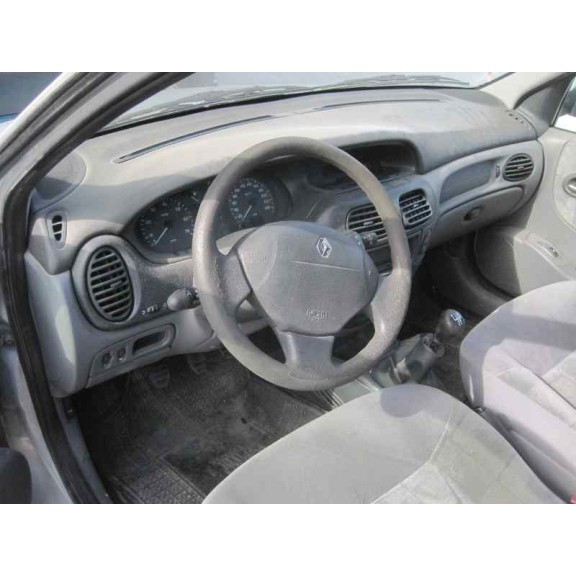 renault megane i fase 2 berlina (ba0) del año 2001