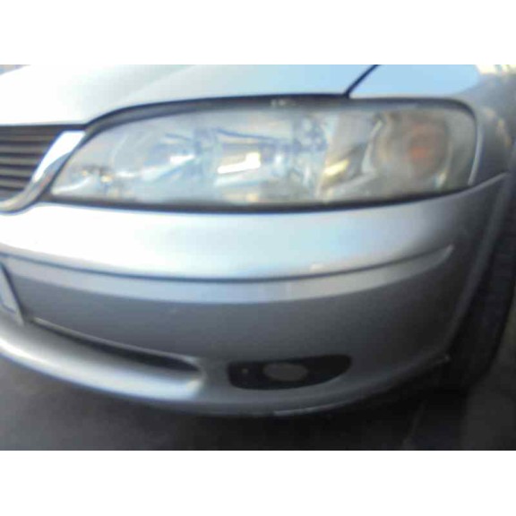 opel vectra b berlina del año 2000