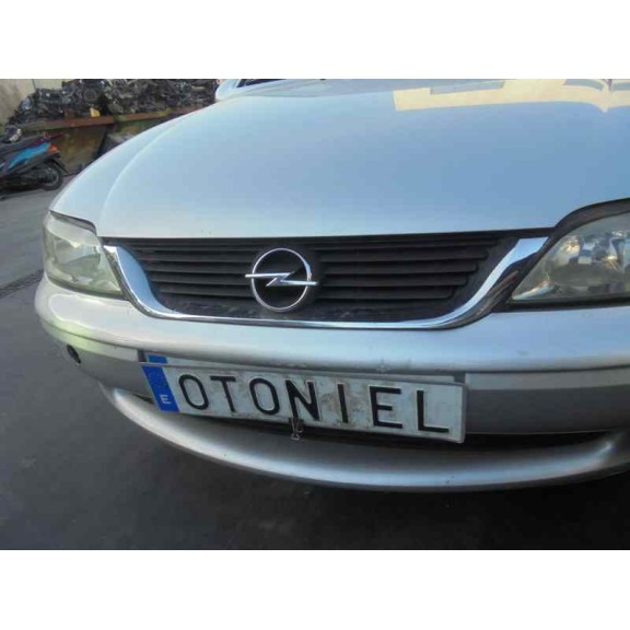 opel vectra b berlina del año 2000