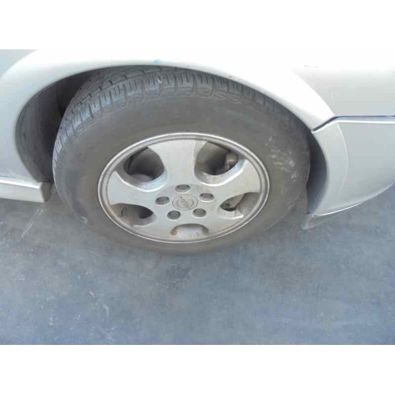 opel vectra b berlina del año 2000