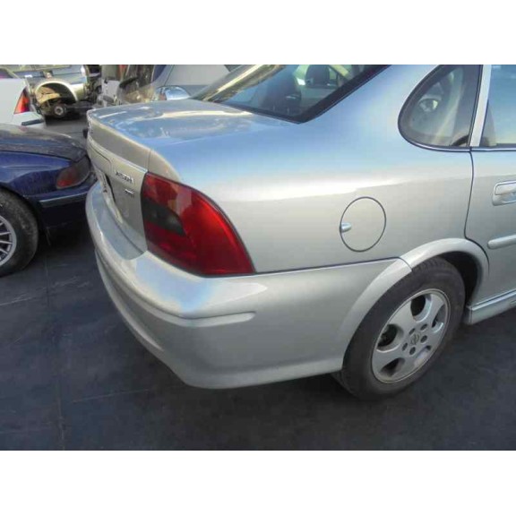 opel vectra b berlina del año 2000