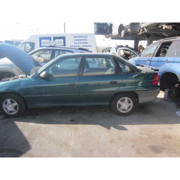 opel astra f berlina del año 1997