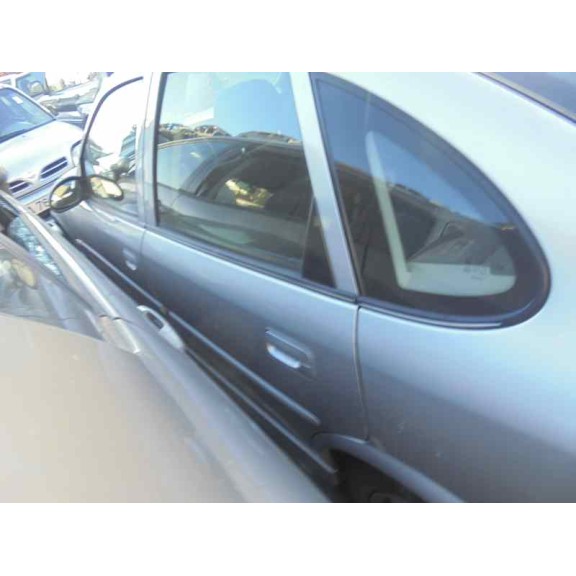 opel vectra b berlina del año 2000