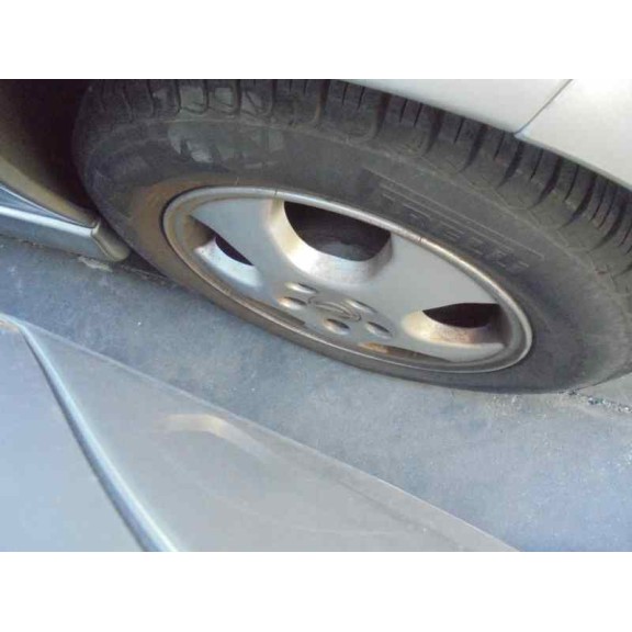 opel vectra b berlina del año 2000