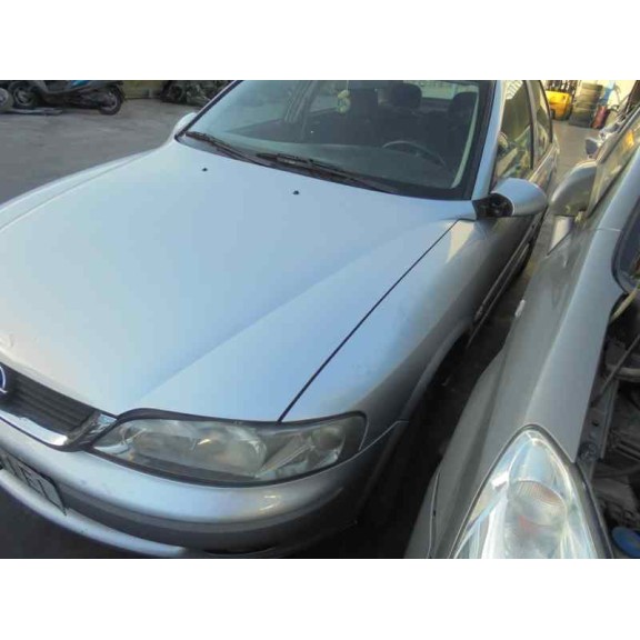 opel vectra b berlina del año 2000