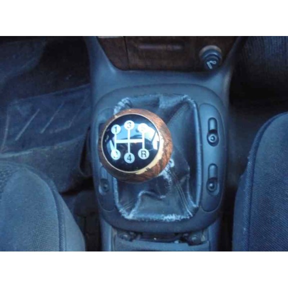 opel vectra b berlina del año 2000