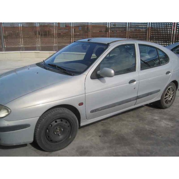 renault megane i fase 2 berlina (ba0) del año 2001
