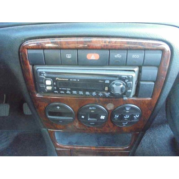 opel vectra b berlina del año 2000