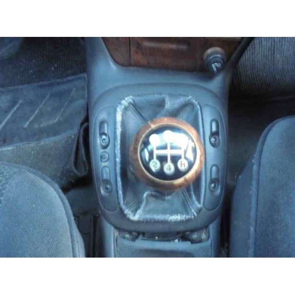 opel vectra b berlina del año 2000