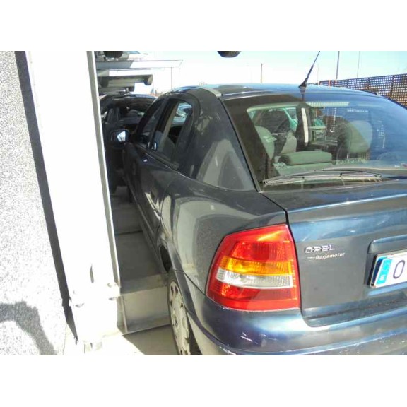 opel astra g berlina del año 2002