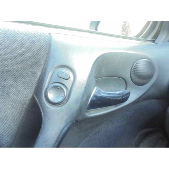 opel vectra b berlina del año 2000