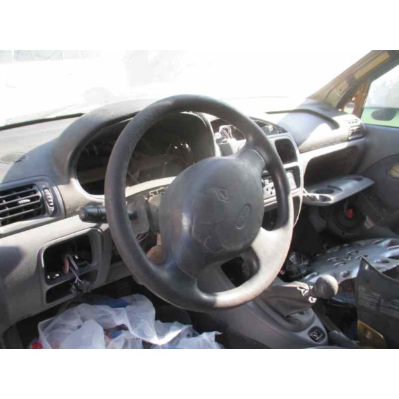 renault clio ii fase i (b/cbo) del año 2000