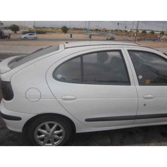 renault megane i berlina hatchback (ba0) del año 1996