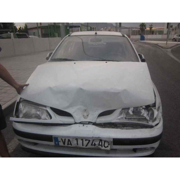 renault megane i berlina hatchback (ba0) del año 1996