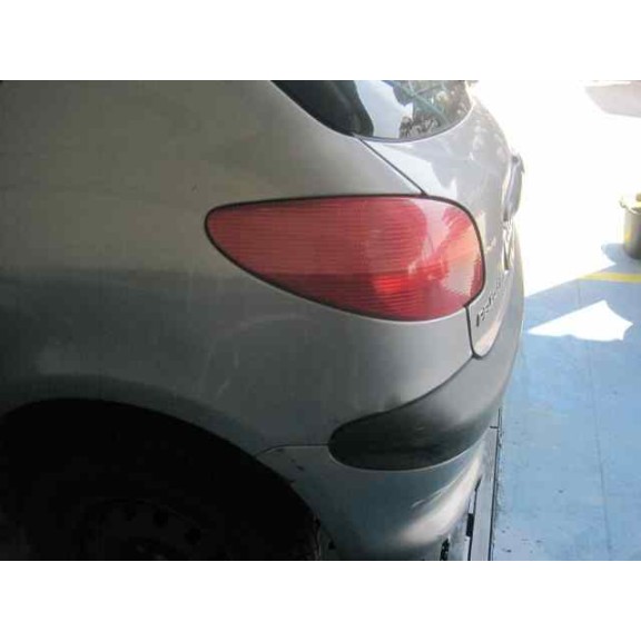 peugeot 206 berlina del año 2002