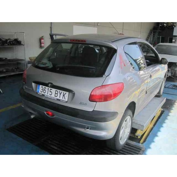peugeot 206 berlina del año 2002