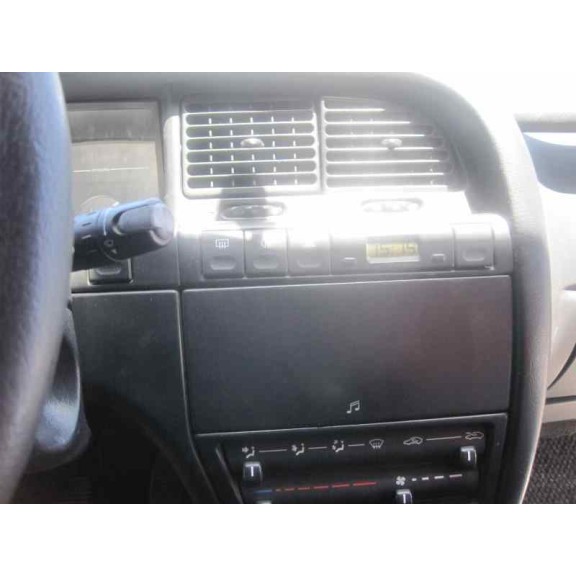 citroën xantia berlina del año 1993