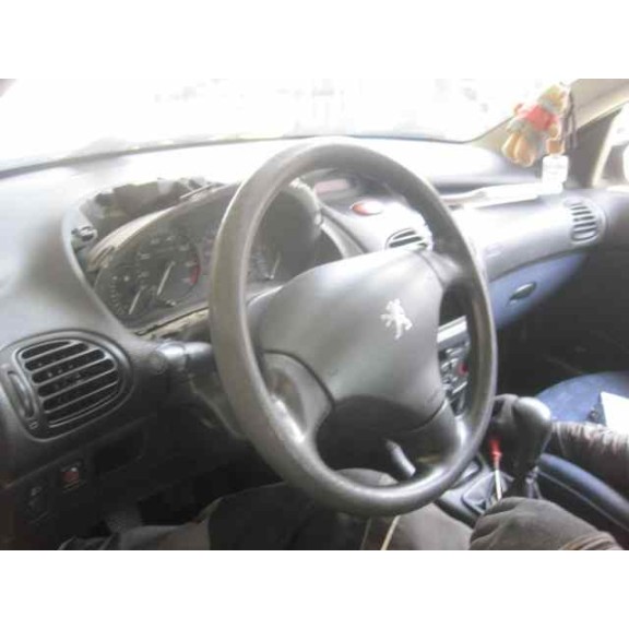 peugeot 206 berlina del año 2002