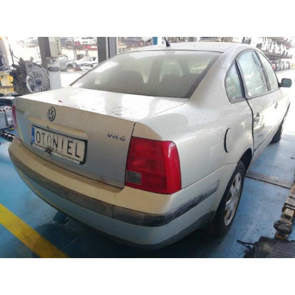 volkswagen passat berlina (3b2) del año 1999