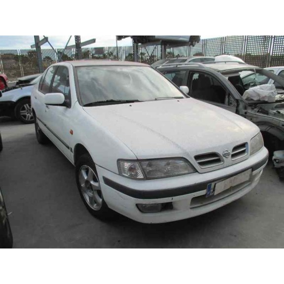 nissan primera berlina (p11) del año 1999
