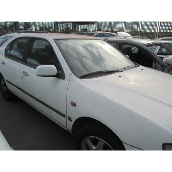 nissan primera berlina (p11) del año 1999