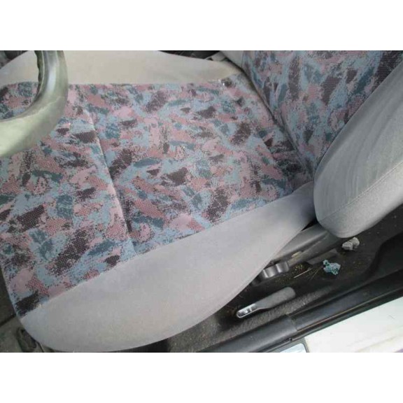 nissan primera berlina (p11) del año 1999