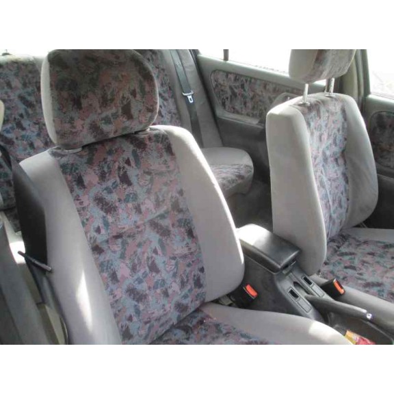 nissan primera berlina (p11) del año 1999