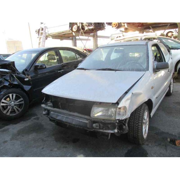 volkswagen polo berlina (6n1) del año 1999