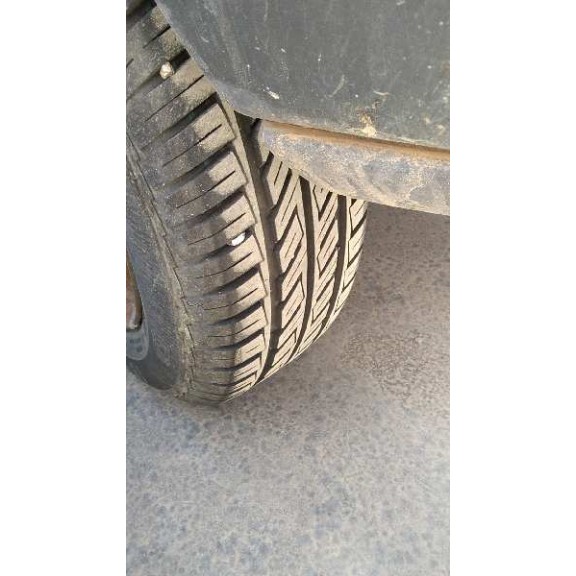 ford fiesta berlina del año 1998