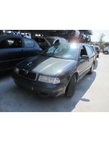 skoda octavia berlina (1u2) del año 2000