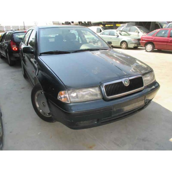 skoda octavia berlina (1u2) del año 2000