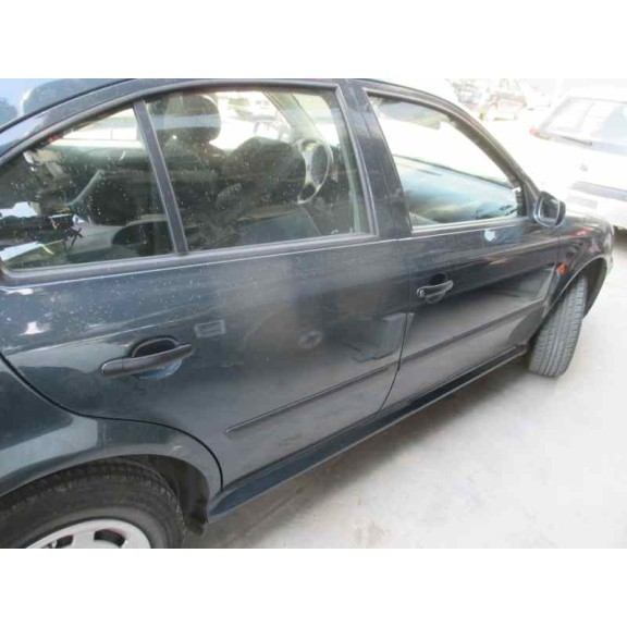 skoda octavia berlina (1u2) del año 2000