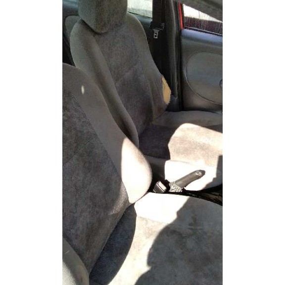 ford fiesta berlina del año 1998